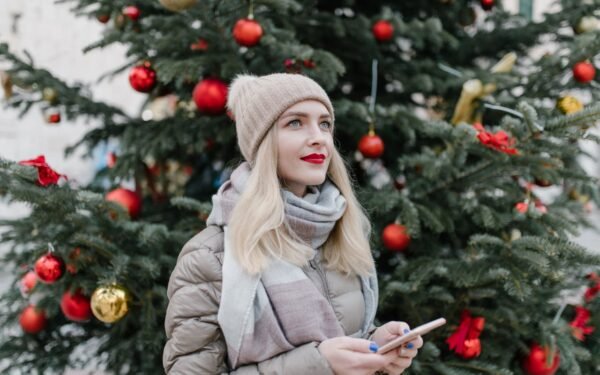 How to Stay on Budget and Avoid Holiday Debt This Christmas